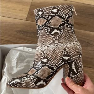 RAYE City Bootie in Natural